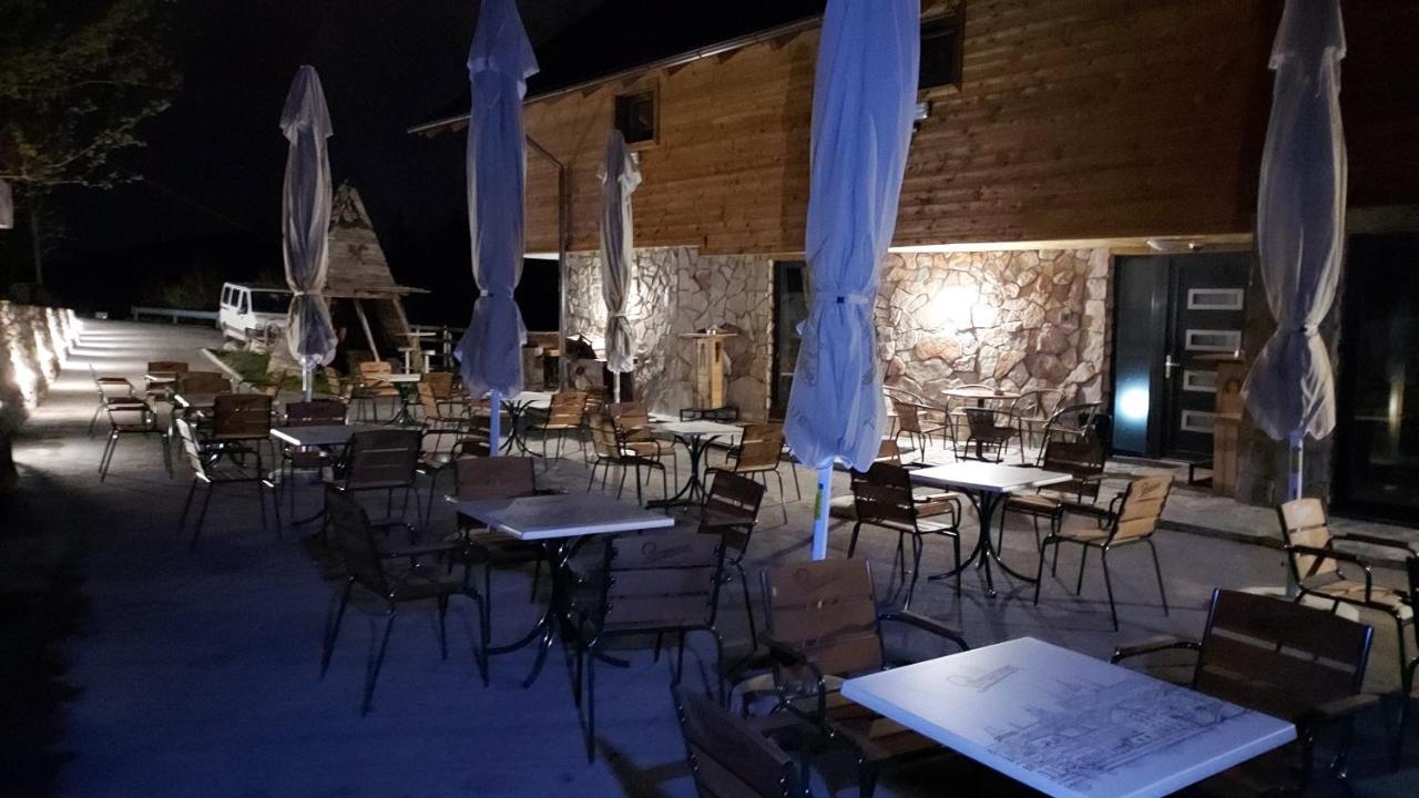 House Jaro & Camp Jaro Guest House Велене Екстериор снимка