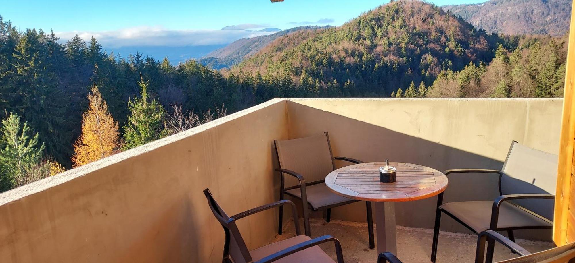 House Jaro & Camp Jaro Guest House Велене Екстериор снимка