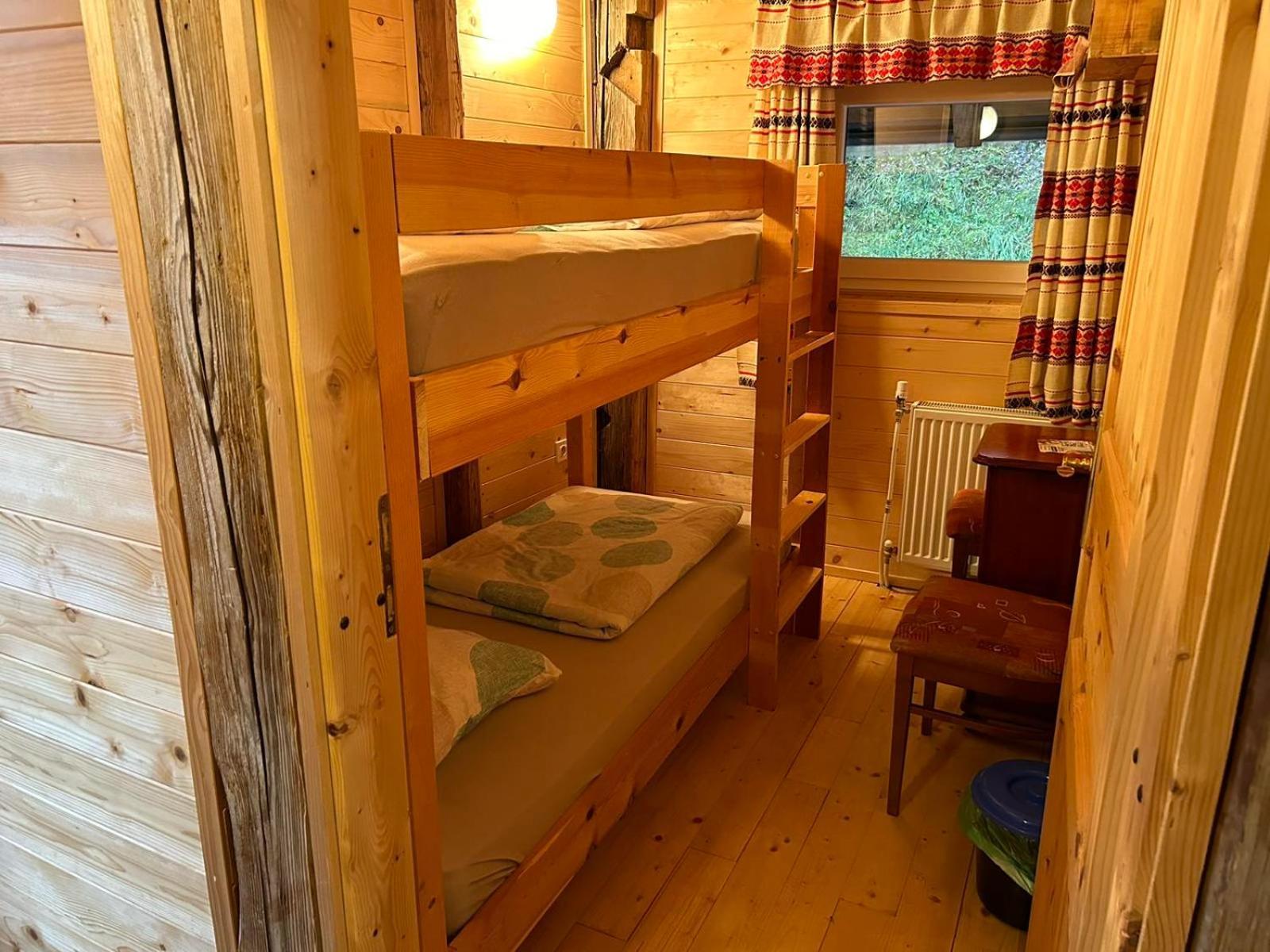 House Jaro & Camp Jaro Guest House Велене Стая снимка
