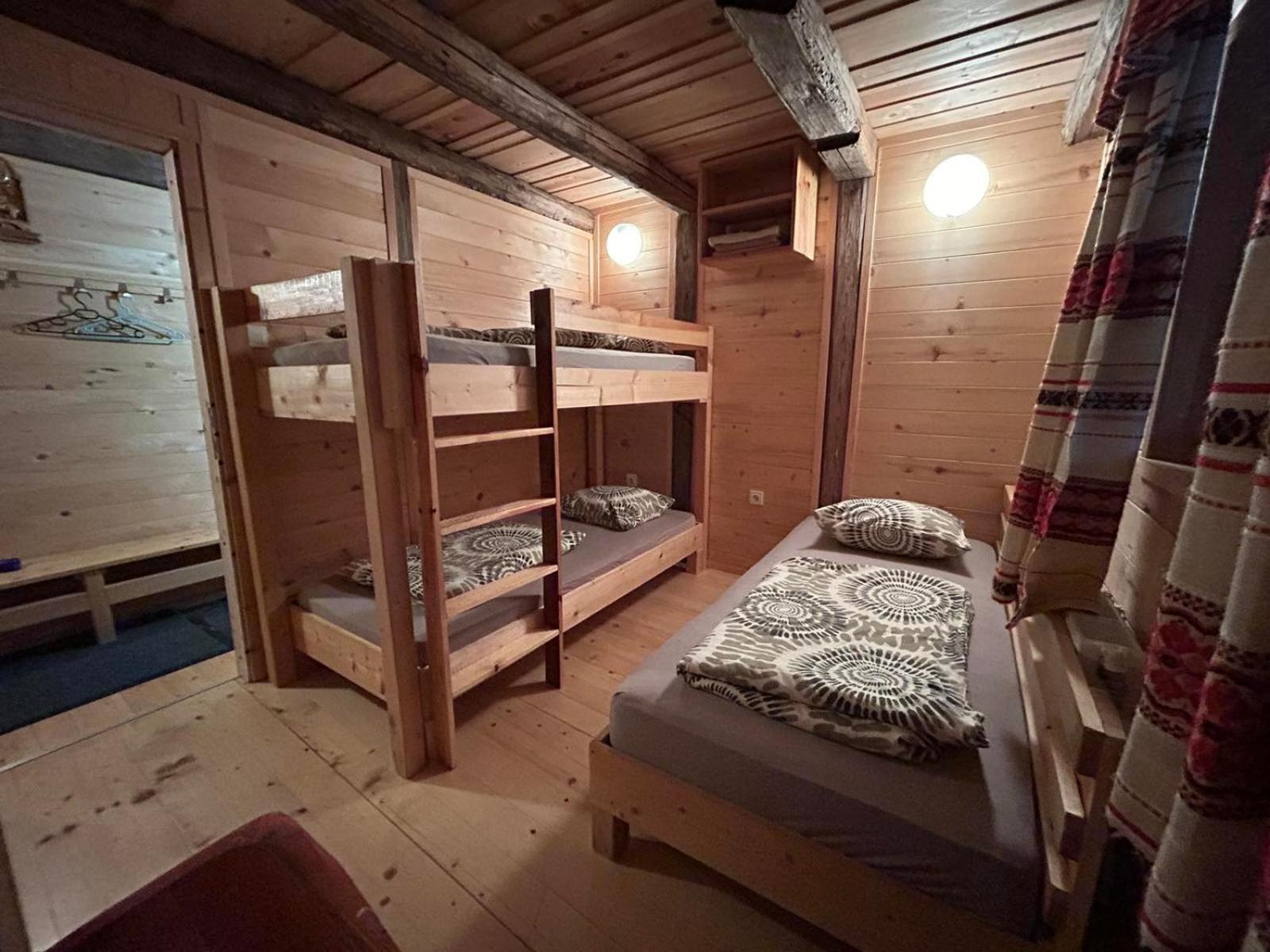 House Jaro & Camp Jaro Guest House Велене Екстериор снимка